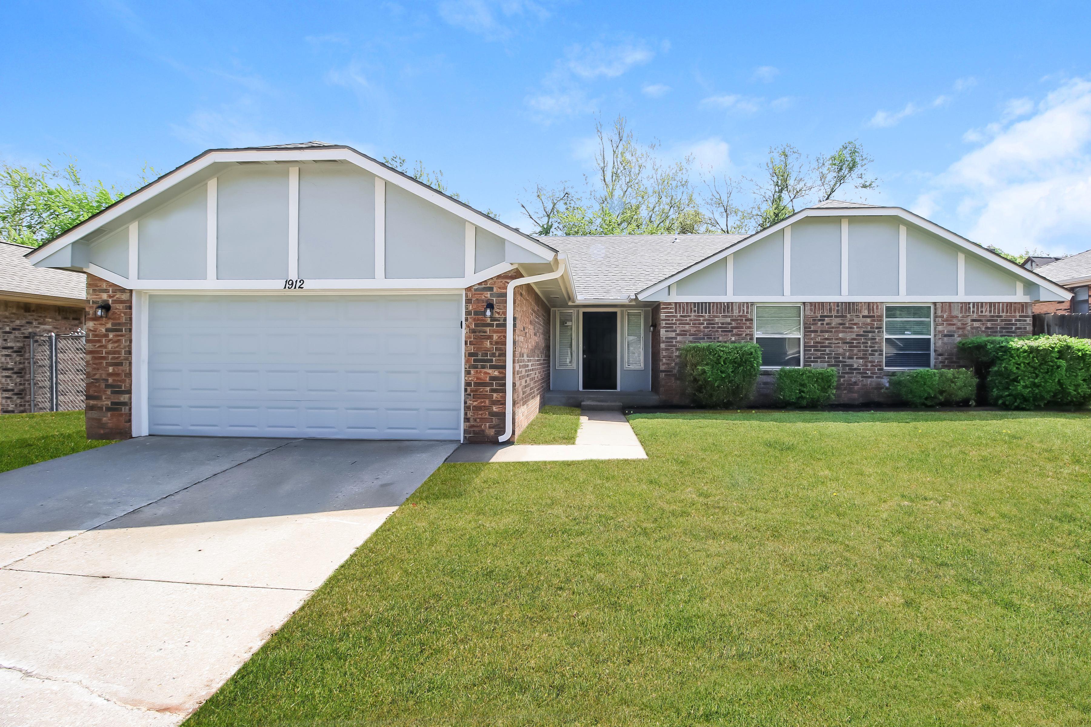 1912 Willow Creek Rd Edmond, OK 73013